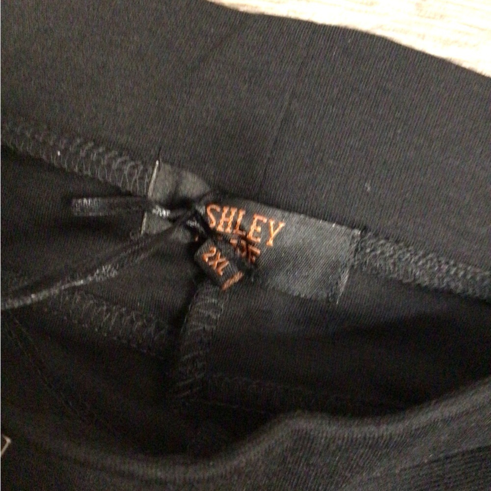Ashley Blue Black Leggings with Gold Zipper - Picture 6 of 6